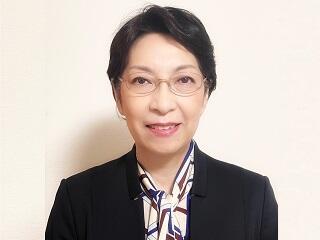 眠り猫｜看護医療学部長　野末 聖香
